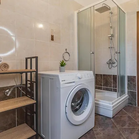 Stunning In With Wifi Apartment *
